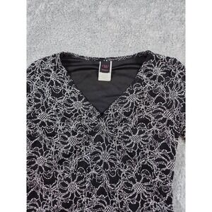 Wrapper Silver Metallic Floral Lace V-Neck Top Black Short Sleeve Blouse
